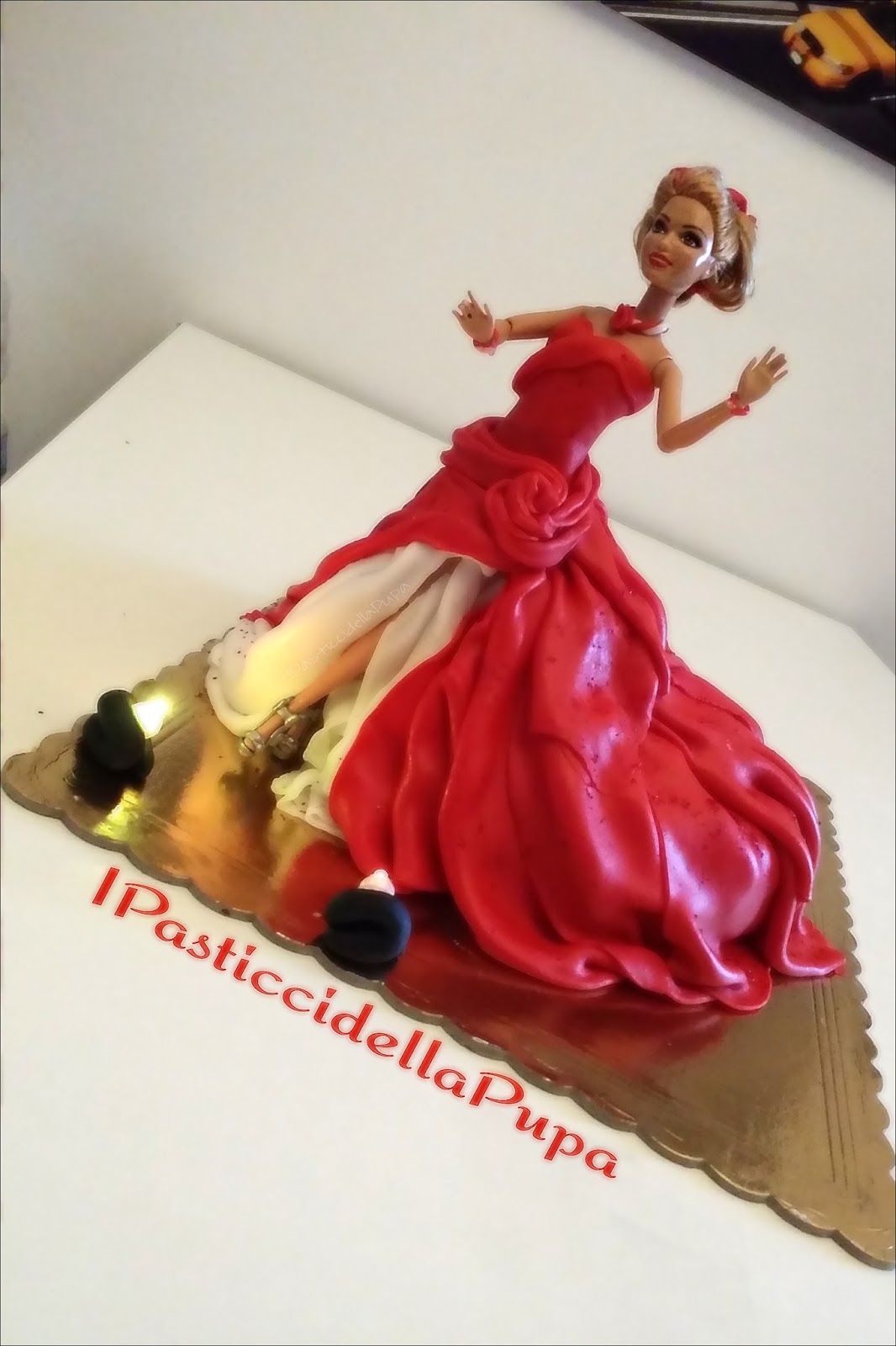 Torta Barbie in passerella.jpg
