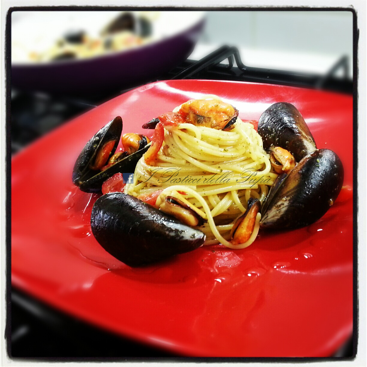 Spaghetti cozze e pesto.jpg